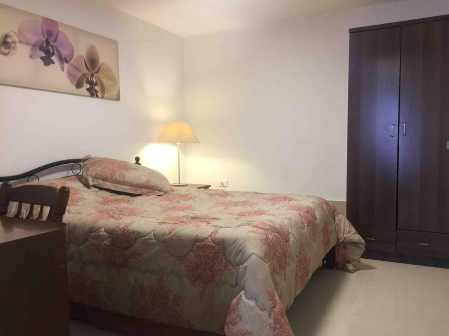 'C' Dazzling Modern 2 Bdrm Apt In Khalda Free Wifi Amman Exterior foto