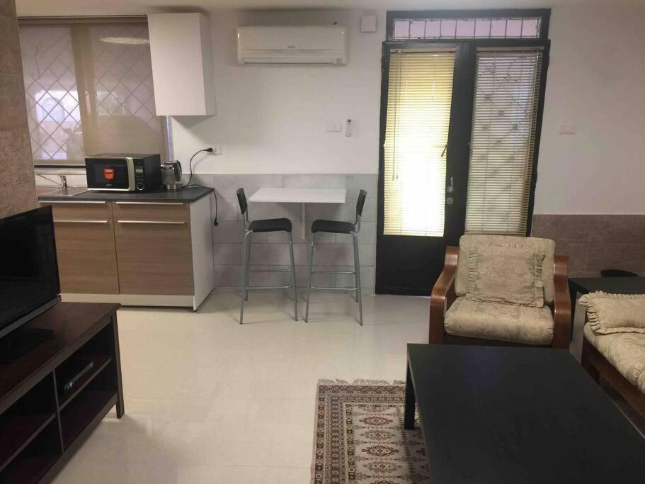 'C' Dazzling Modern 2 Bdrm Apt In Khalda Free Wifi Amman Exterior foto